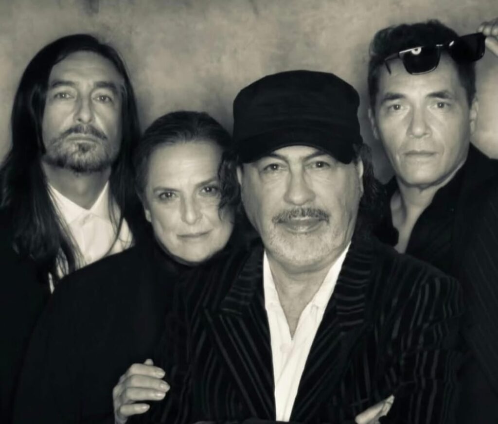 Madreperla, el nuevo supergrupo del rock mexicano.