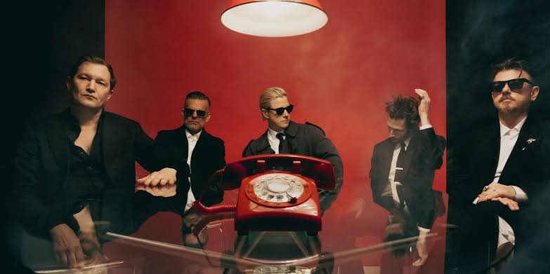 Interpol estrena Iron City